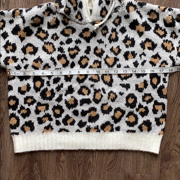 Anthropologie Cropped Leopard Sweatshirt - Picture 10 of 14